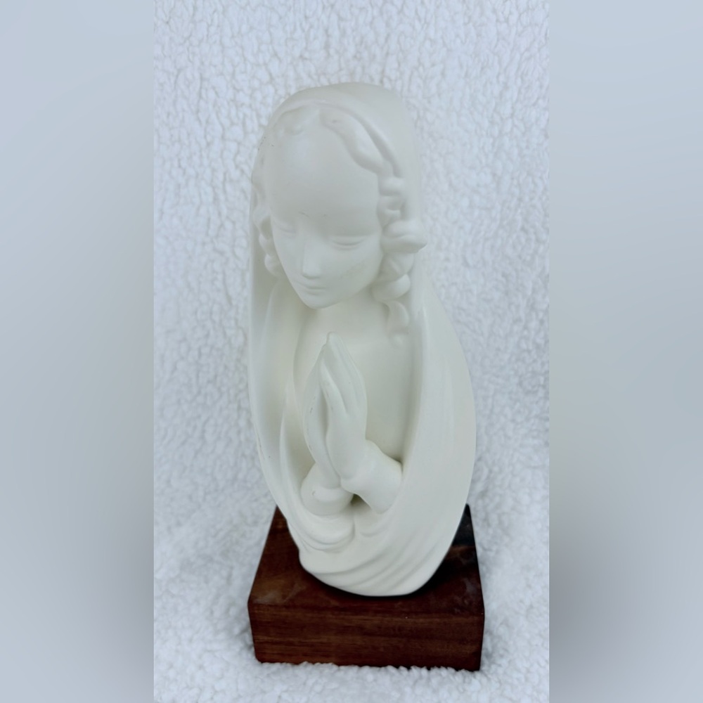 1950s White Matte Ceramic Virgin Mary w/Hands Folded in Prayer W/ Pedestal